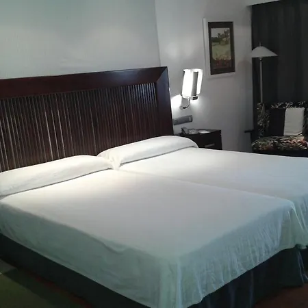 فندق بارادور دي مالاغا غولف 4*
