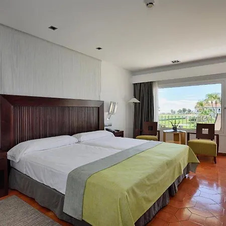 Hotel De Golf 4*