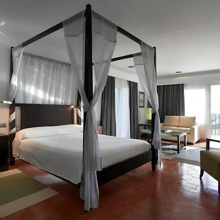 Hotel De Golf 4*